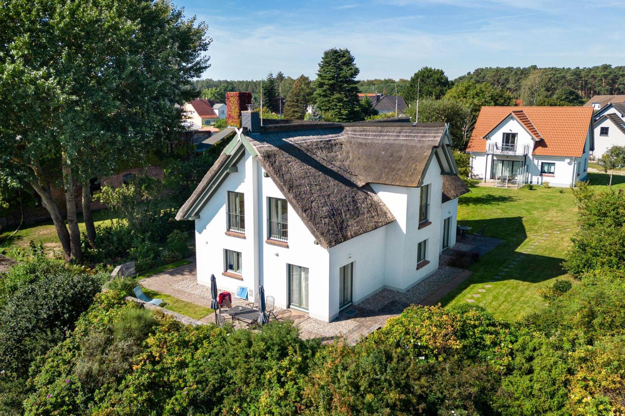 Reetdachhaus Im Fischerdorf Freest Buitenkant foto