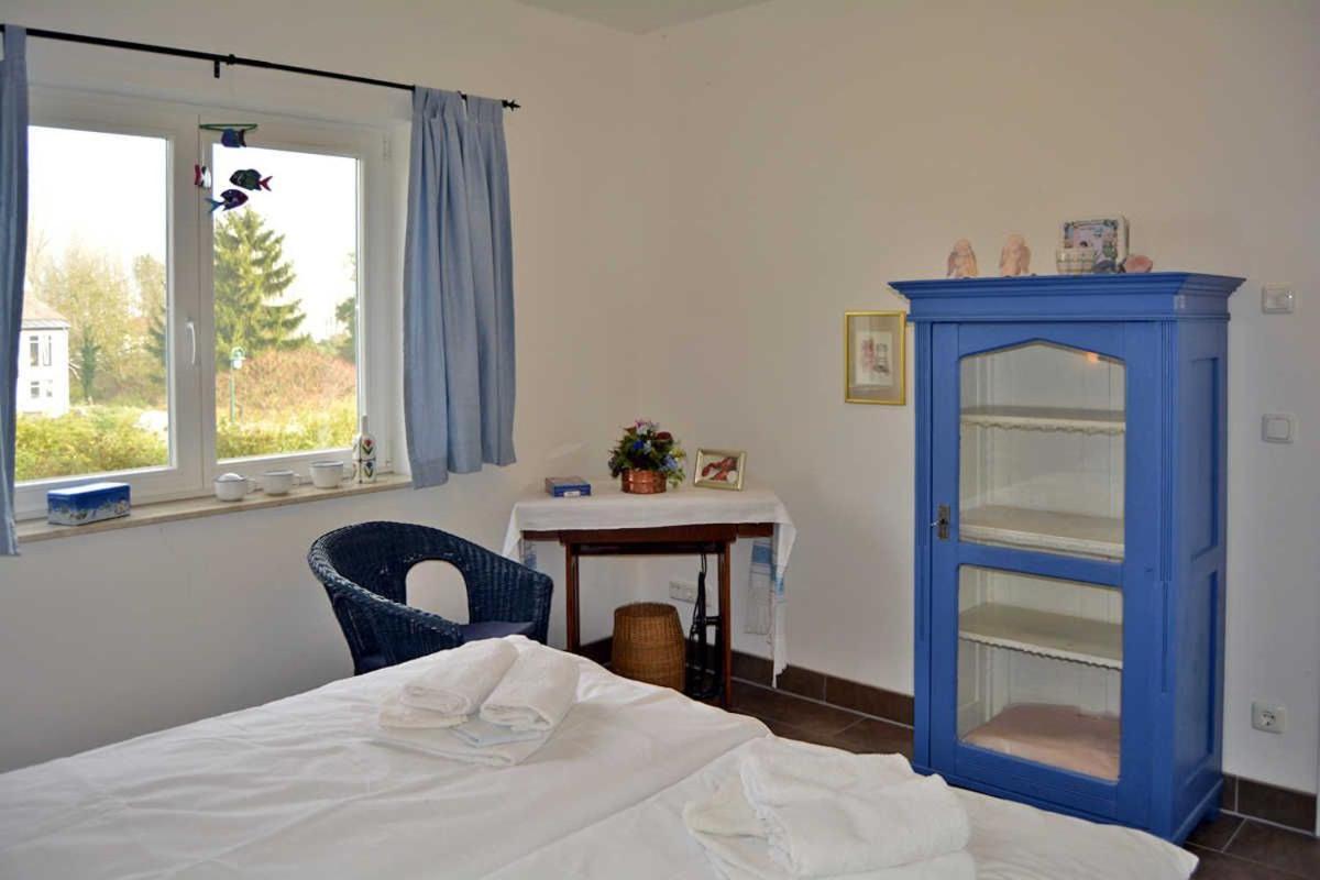 Reetdachhaus Im Fischerdorf Freest Buitenkant foto